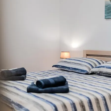 Elephant 포스티라