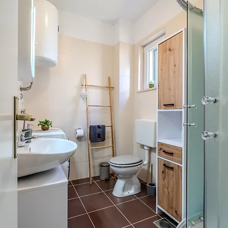 Elephant 아파트 포스티라