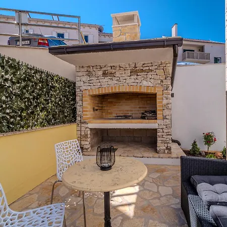 Elephant 포스티라