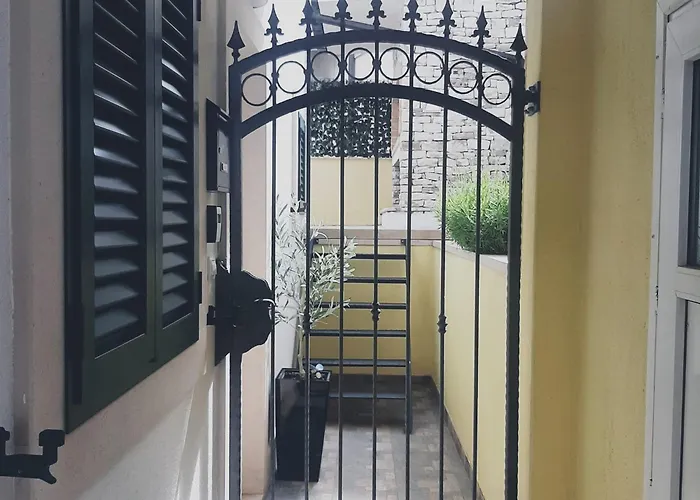 Elephant Lejlighed Postira